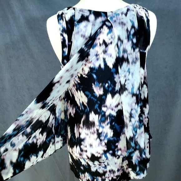 NWT Simply Vera Wang Watercolor Floral Drape Flowy Top - Picture 3 of 9
